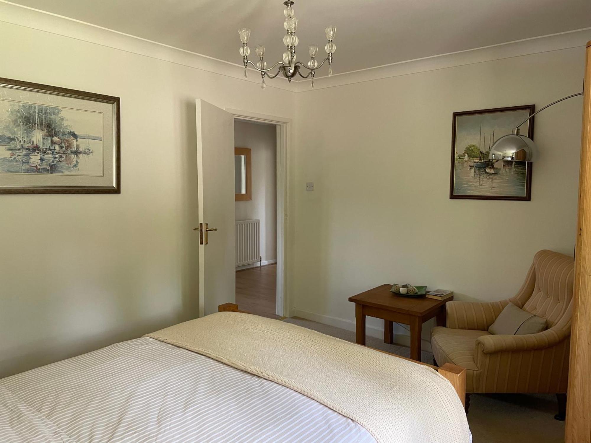 Charming Bournemouth House With Beautiful Spacious Gardens, 5 Min Drive To Beaches, Free Parking For 2-3 Cars Exterior foto